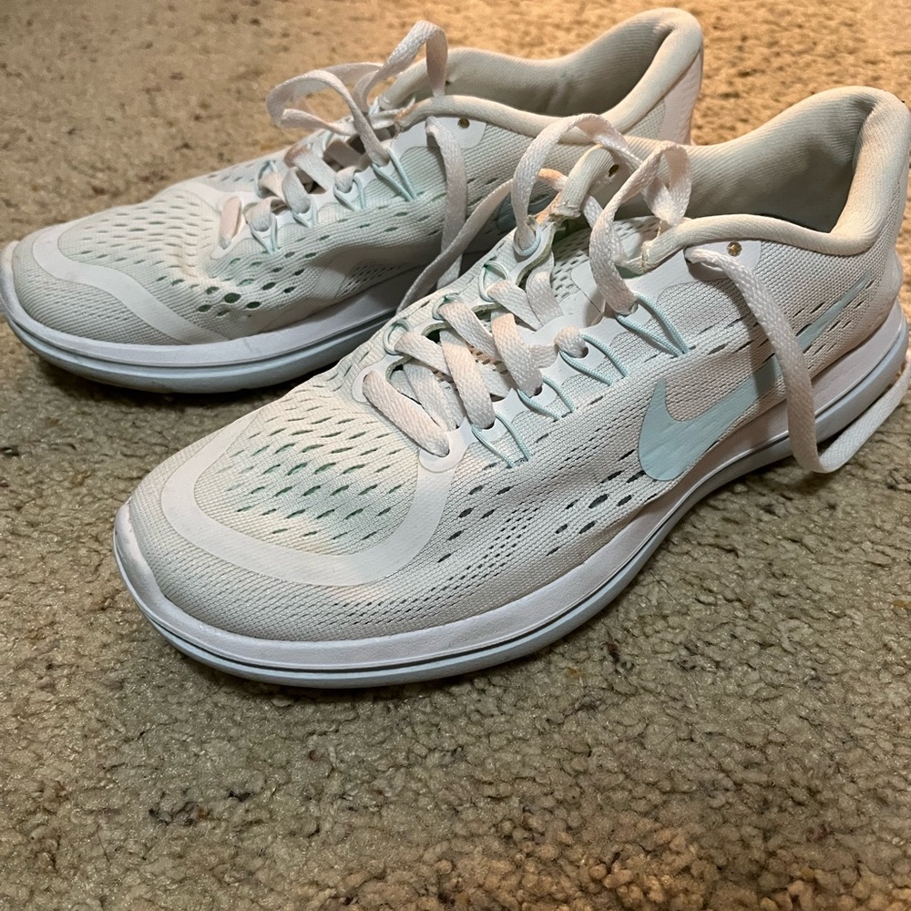 Nike Women's White and Light Blue Sneakers
